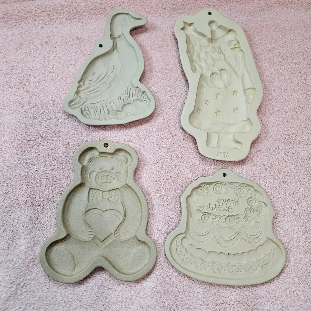 Lot of 4 Vintage Brown Bag Cookie Art & The Pampered Chef Ceramic Cookie Molds